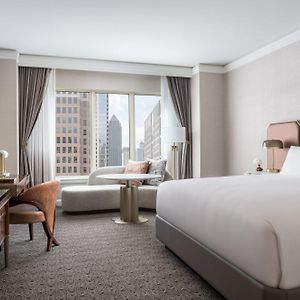 Club lounge access Guest room 1 King Bed